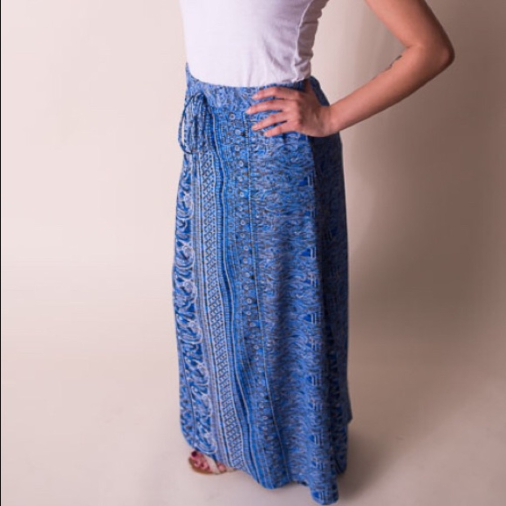 Patterned maxi skirt